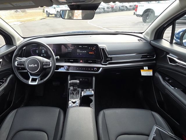 Used 2025 Kia Sportage EX image 22