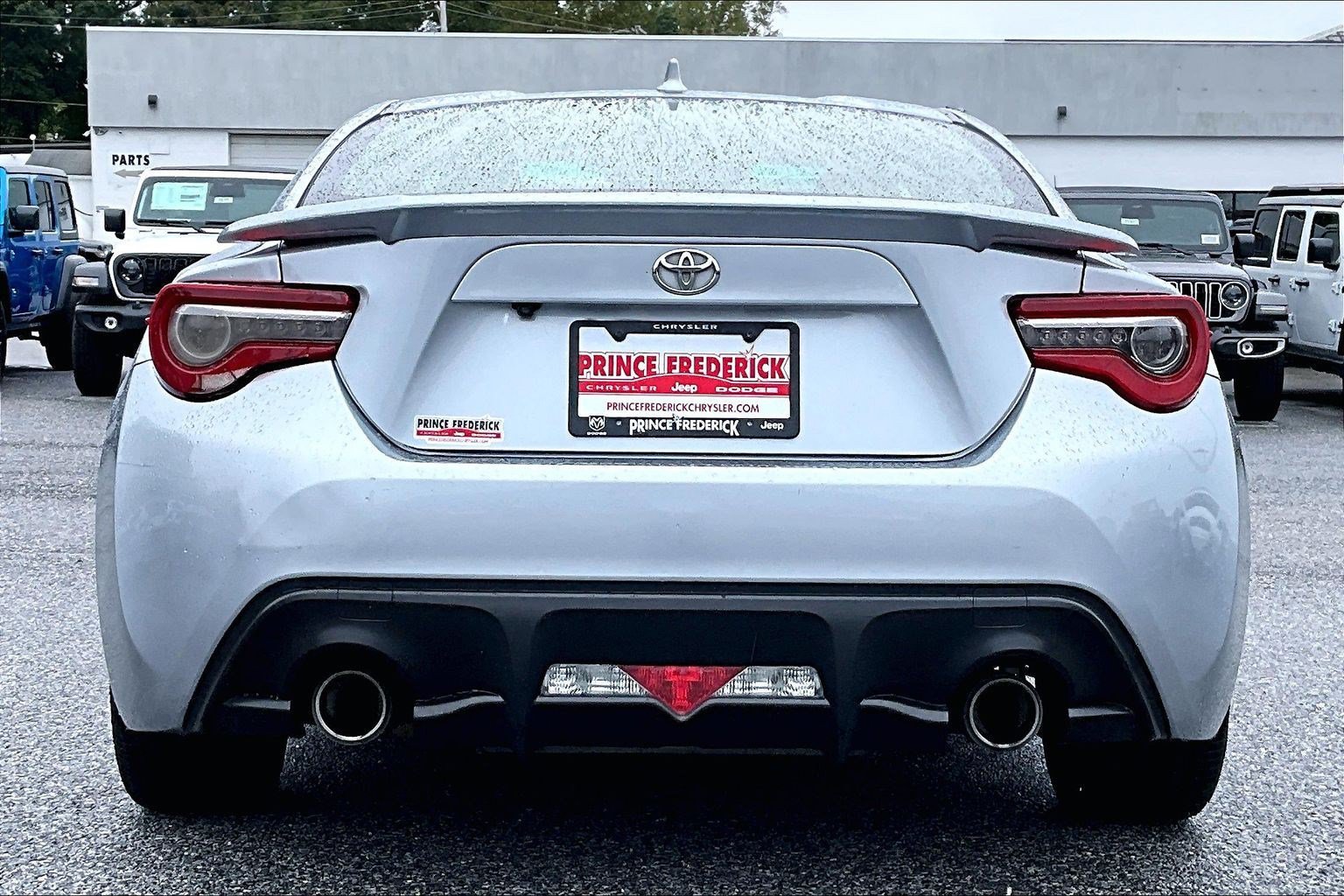 Used 2017 Toyota 86 RWD image 4