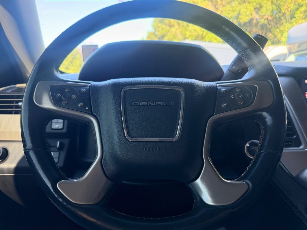Used 2016 GMC Yukon Denali w/ Open Road Package RWD image 20