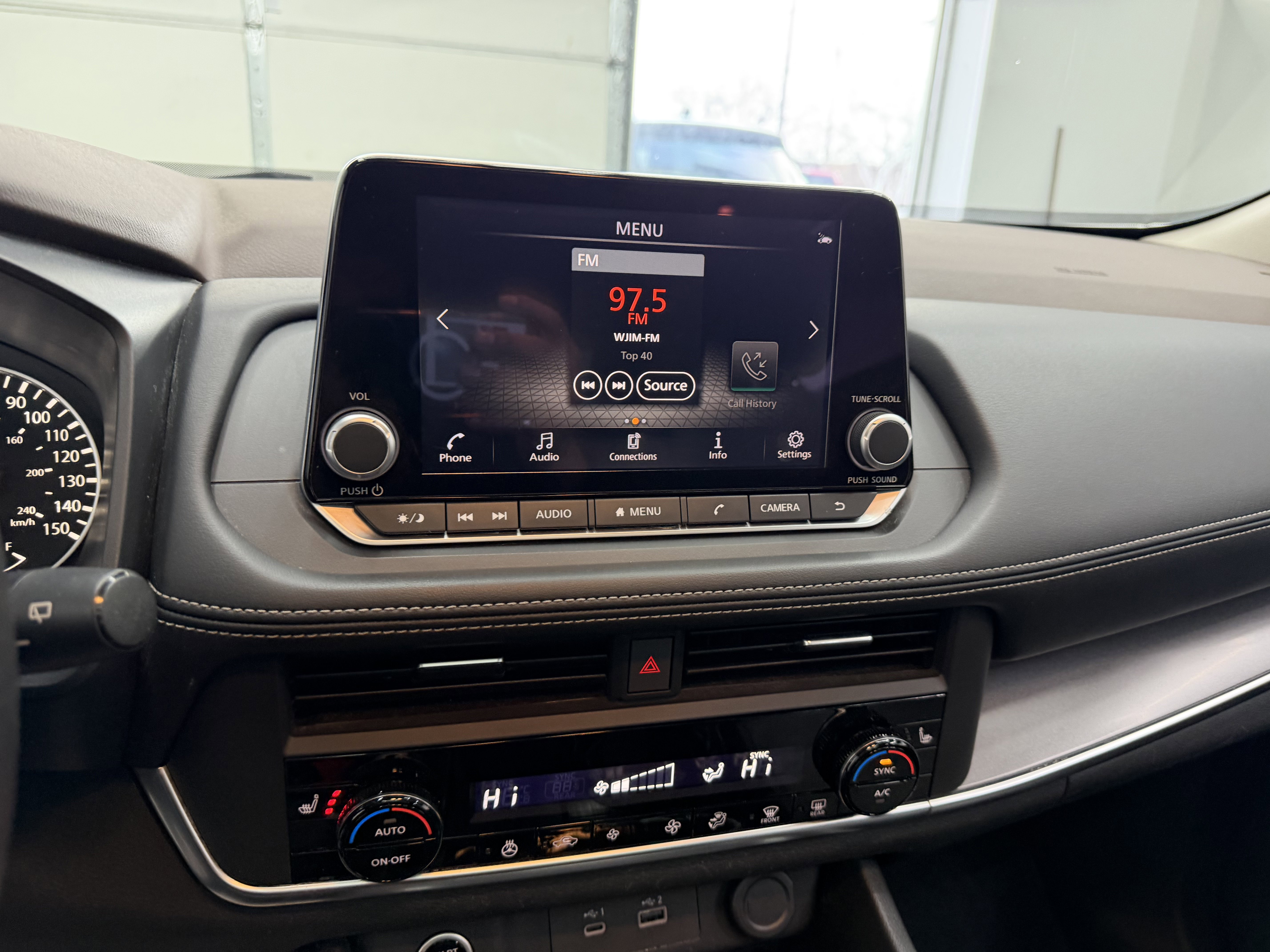 Used 2023 Nissan Rogue SV image 21