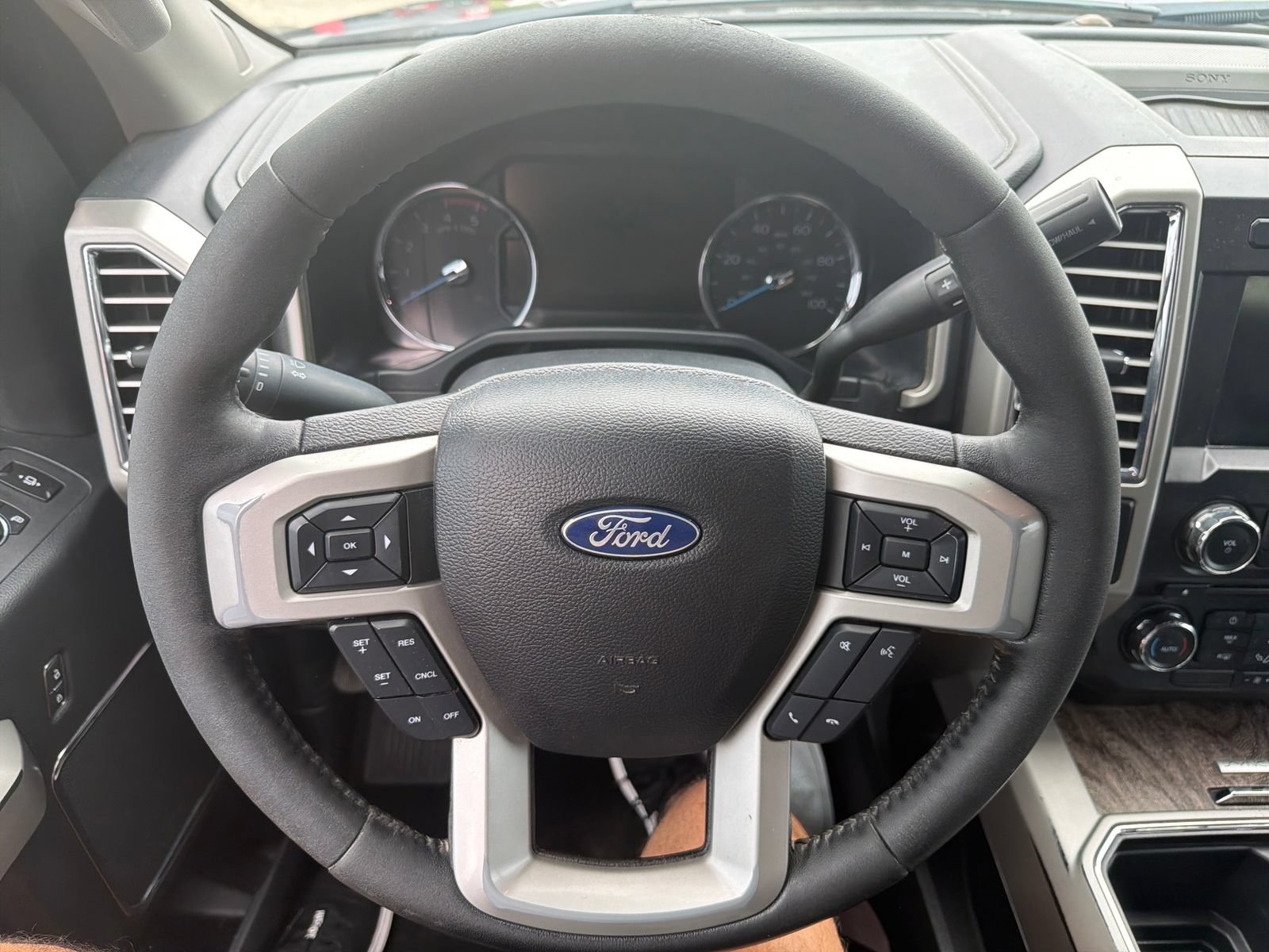 Used 2017 Ford F350 Lariat w/ Chrome Package AWD/4WD image 17