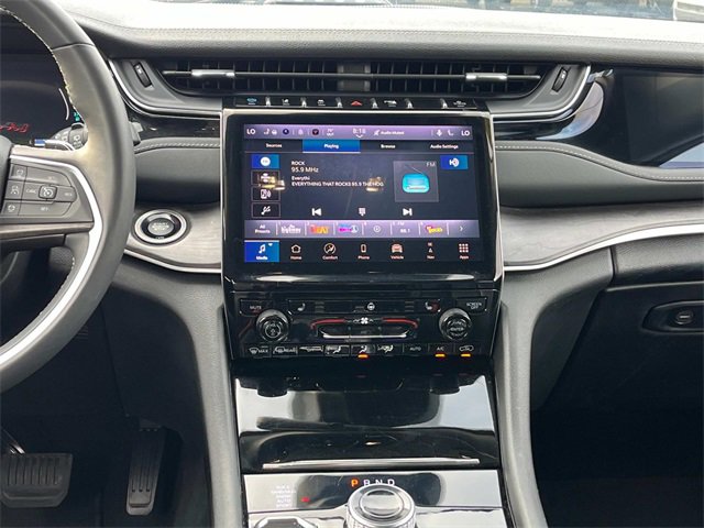 Used 2023 Jeep Grand Cherokee 4WD 4xe image 15