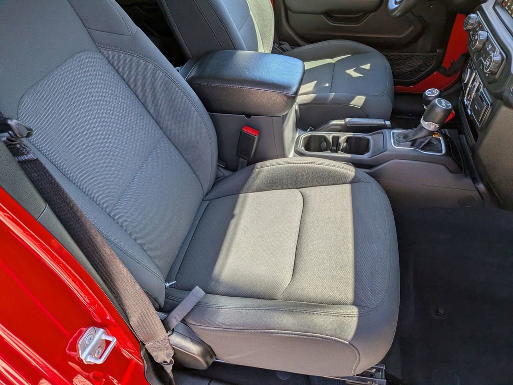 Used 2022 Jeep Wrangler Unlimited Sport image 26