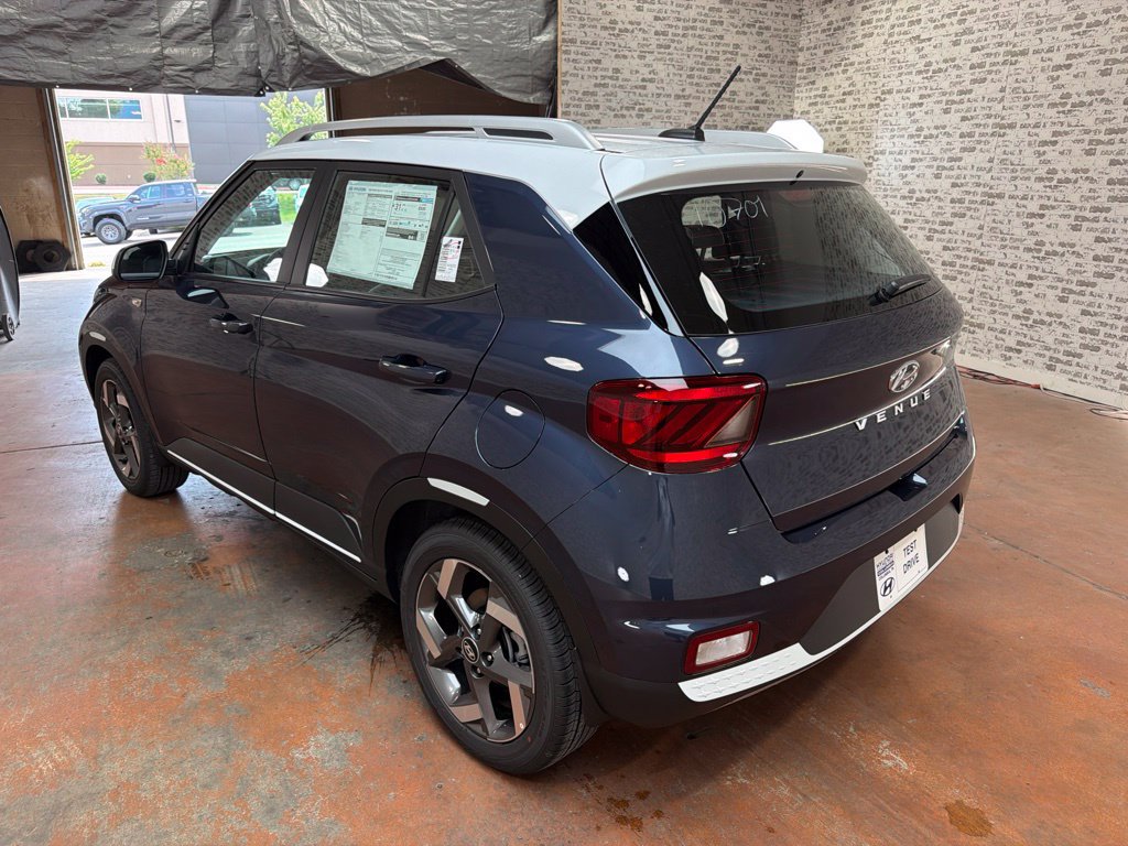 New 2026 Hyundai Venue FWD image 5