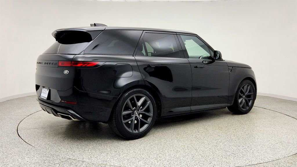 Used 2023 Land Rover Range Rover Sport SE Dynamic image 5
