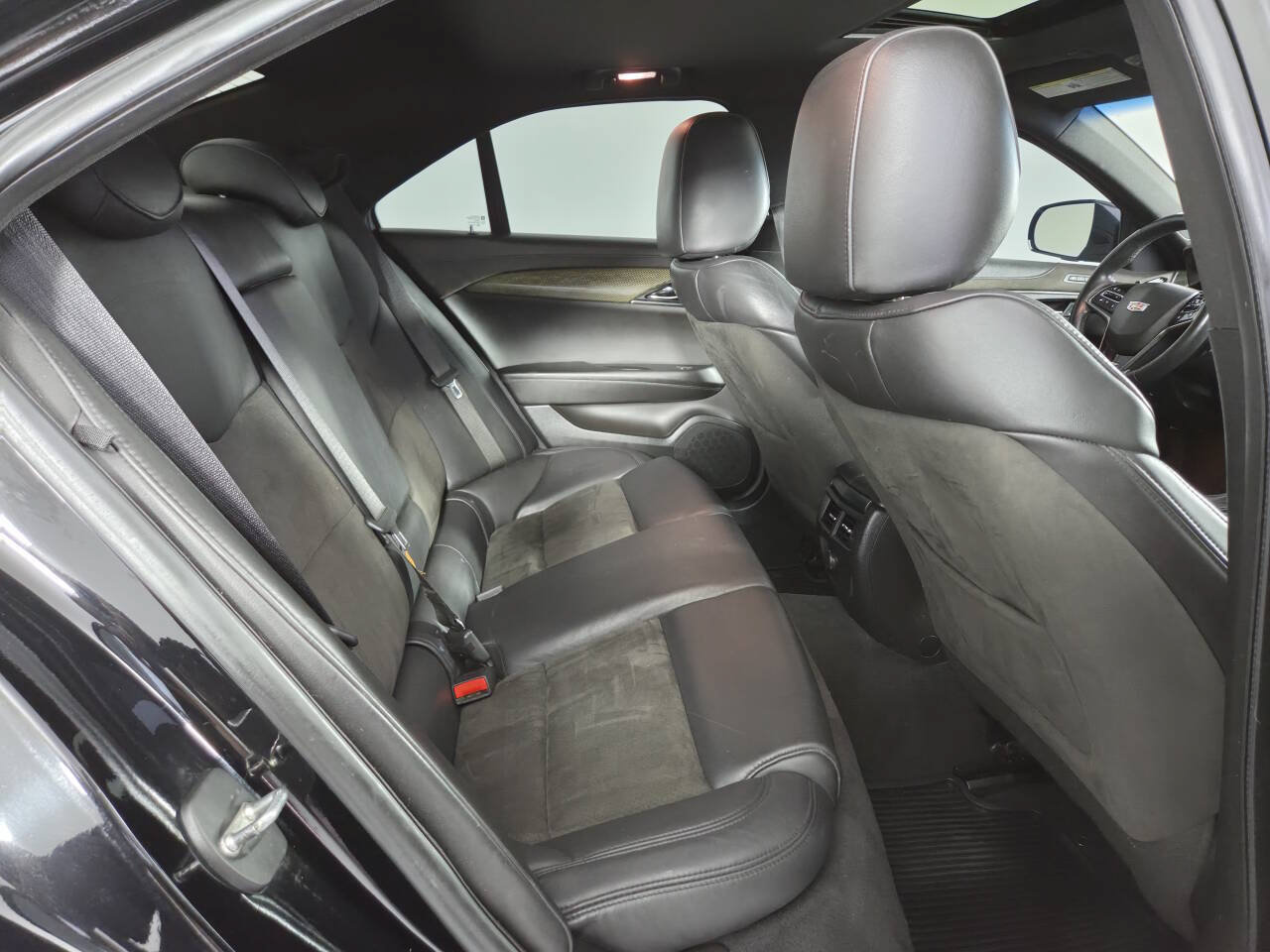 Used 2017 Cadillac ATS V w/ Luxury Package RWD image 29