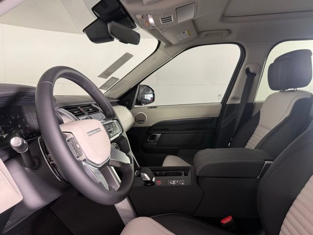 New 2025 Land Rover Discovery Metropolitan Edition AWD/4WD image 34