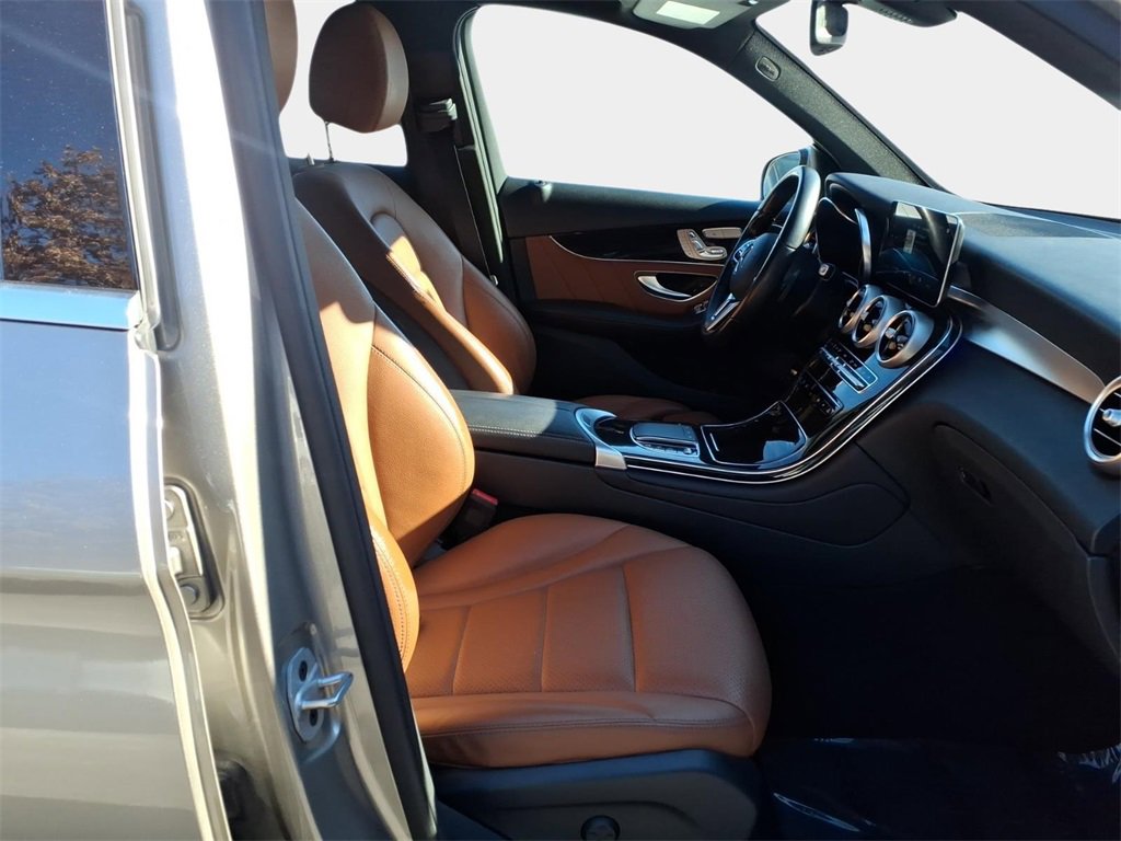 Used 2021 Mercedes-Benz GLC 300 4MATIC image 13