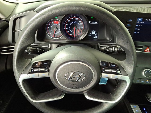 Used 2023 Hyundai Elantra SE w/ Preferred Accessory Package image 21