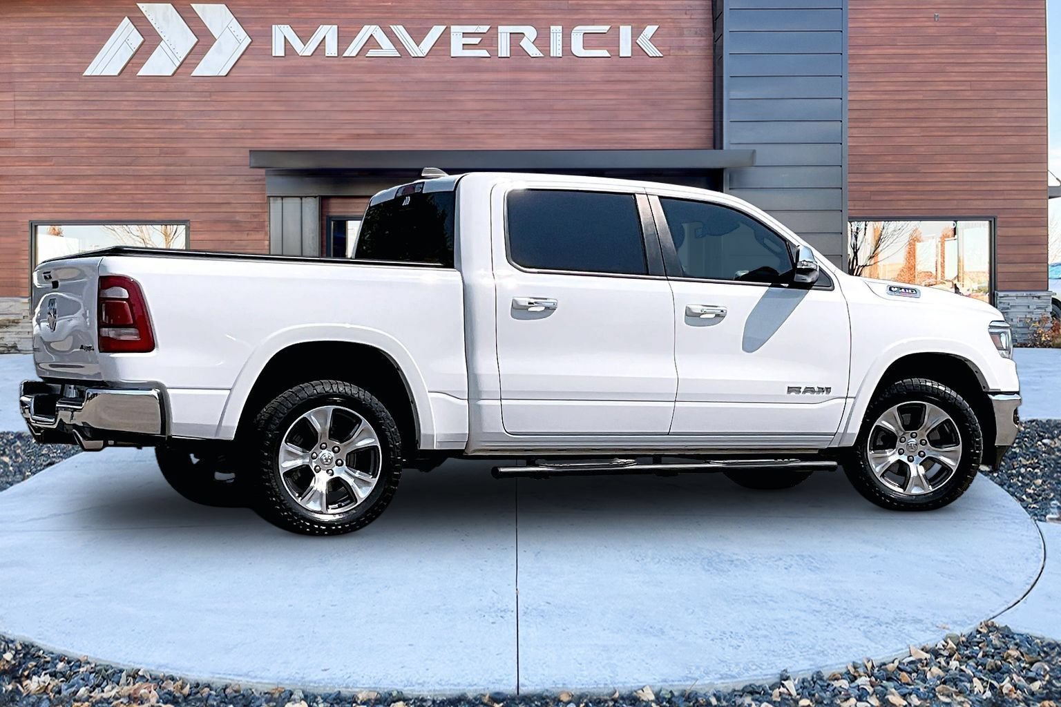 Used 2022 RAM 1500 Laramie AWD/4WD image 5