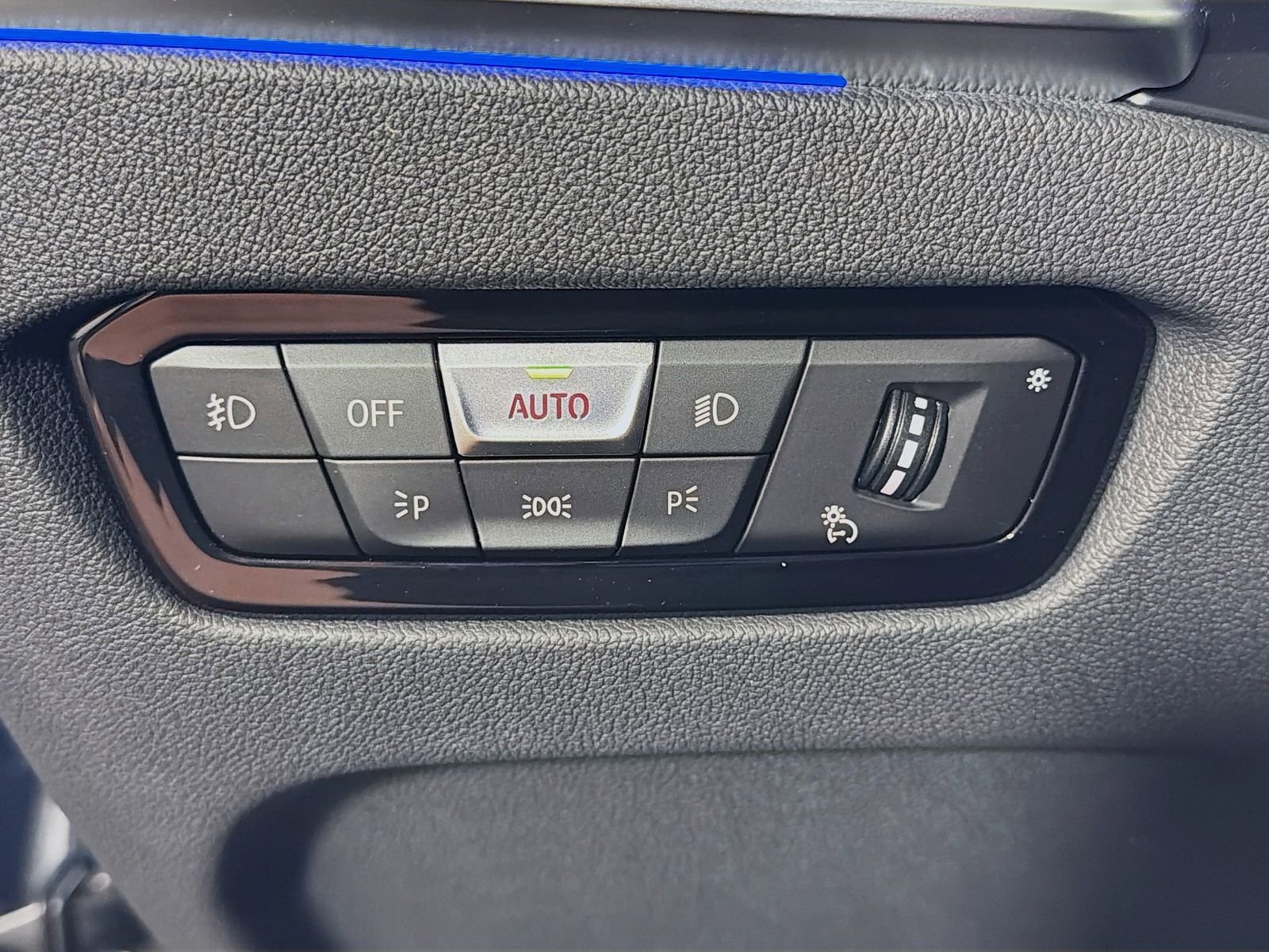 Used 2022 BMW 430i xDrive Coupe w/ M Sport Package image 11