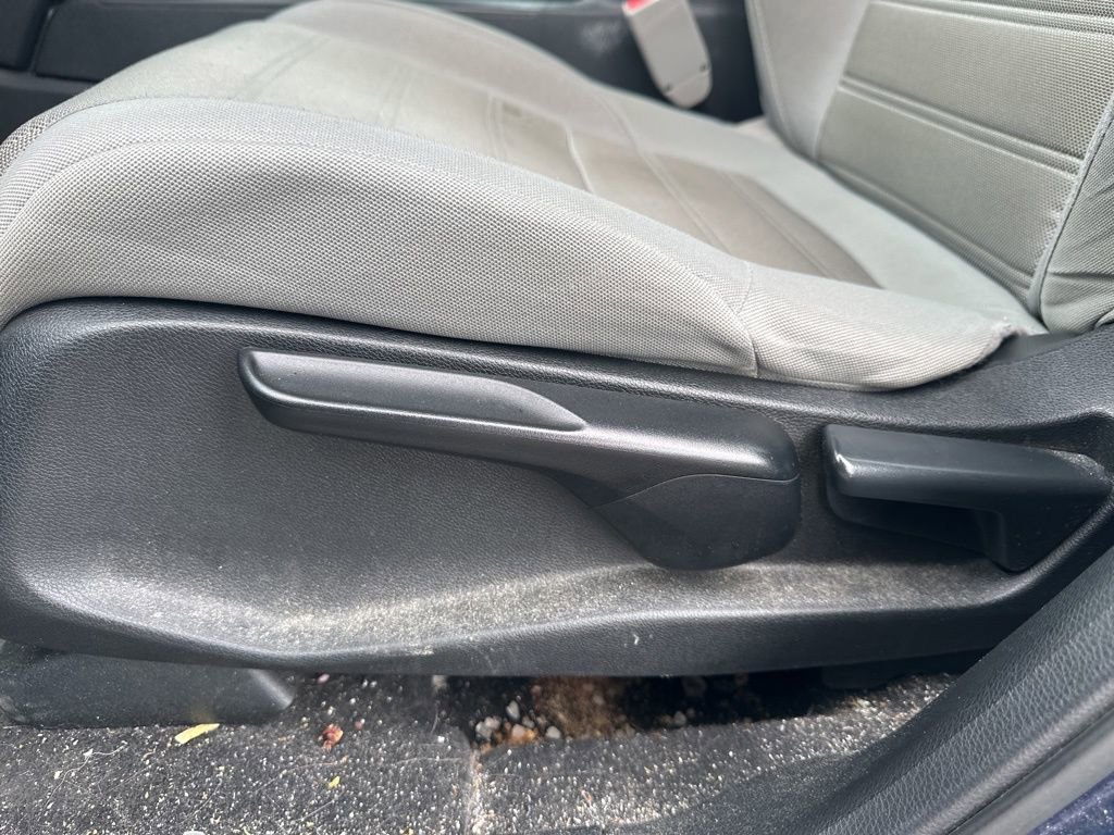 Used 2017 Honda CR-V LX image 16