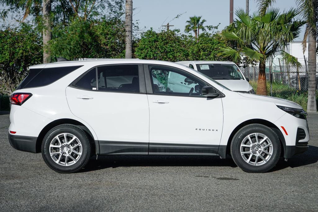 Used 2022 Chevrolet Equinox LS w/ LS Convenience Package FWD image 11