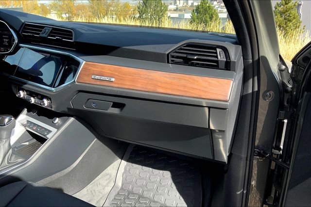 Certified 2021 Audi Q3 2.0T Premium Plus w/ Premium Plus Package image 16