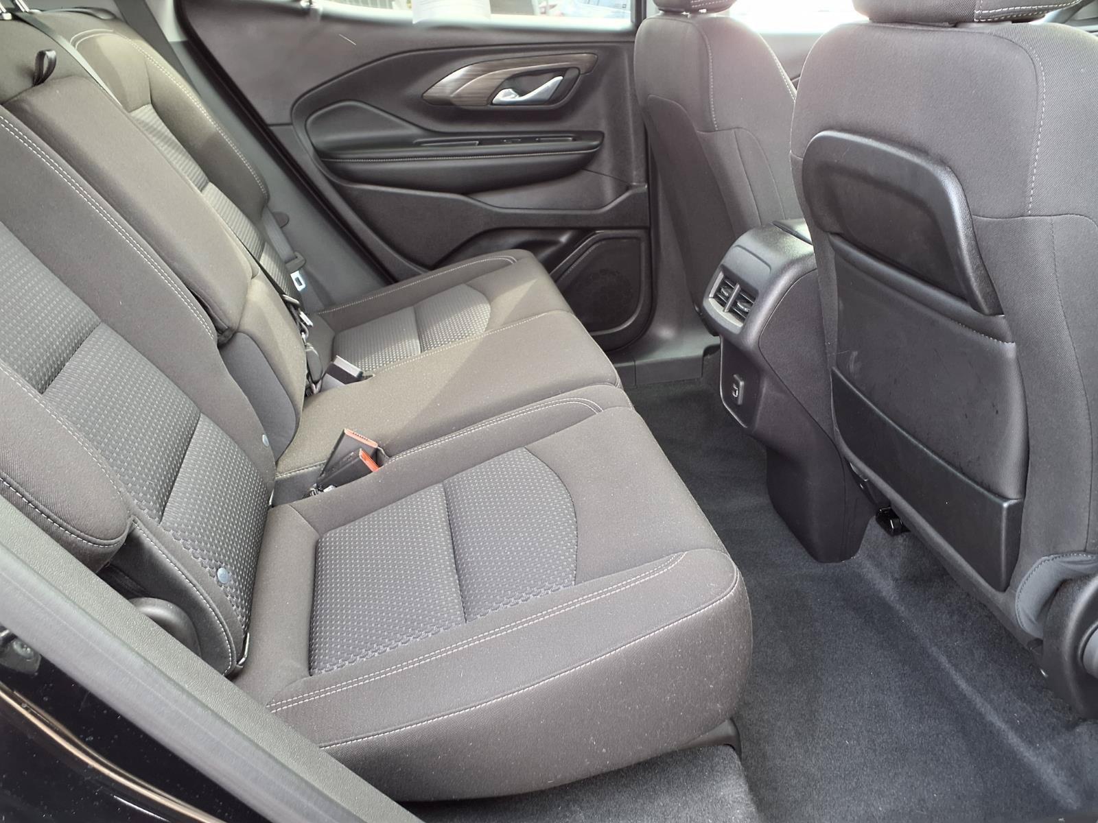 Used 2024 GMC Terrain SLE w/ Driver Convenience Package FWD image 13