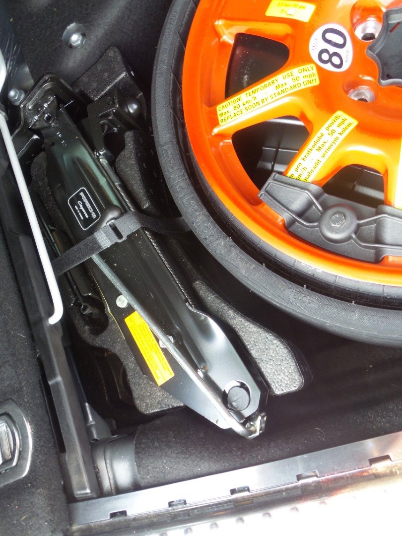 Used 2013 Porsche Cayenne GTS image 36