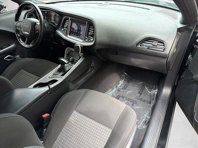 Used 2022 Dodge Challenger GT image 27