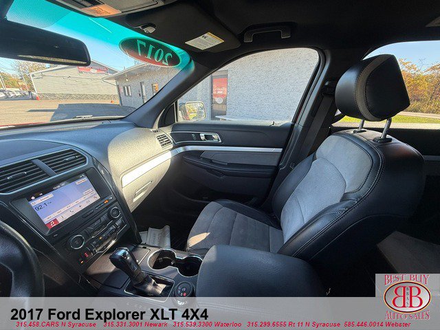 Used 2017 Ford Explorer XLT w/ Equipment Group 202A AWD/4WD image 24