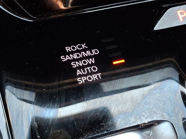 Used 2024 Jeep Wagoneer L Series III w/ Flexible Seating Group AWD/4WD image 26