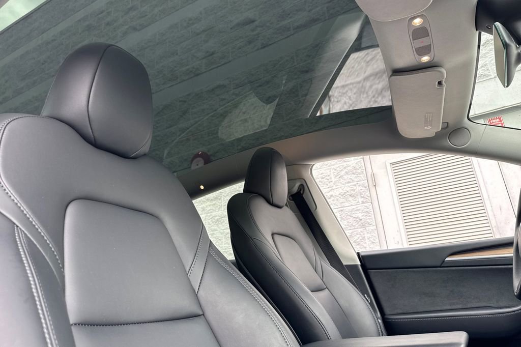 Used 2023 Tesla Model Y Long Range image 15