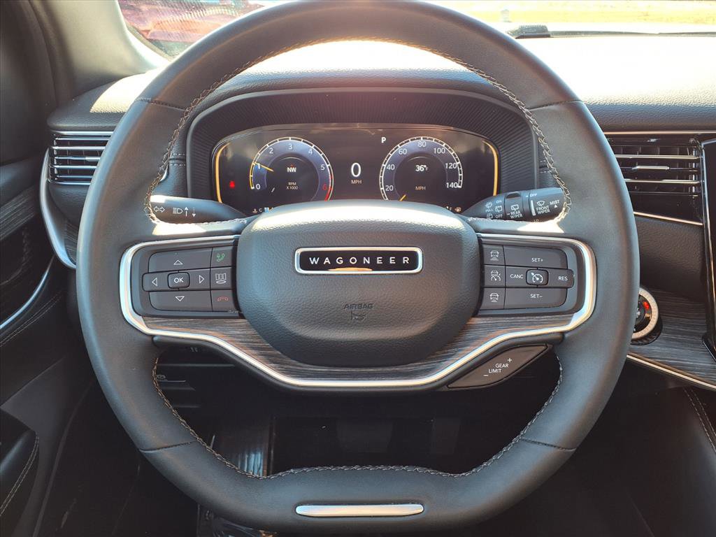 Used 2024 Jeep Wagoneer L Series II w/ Flexible Seating Group image 15