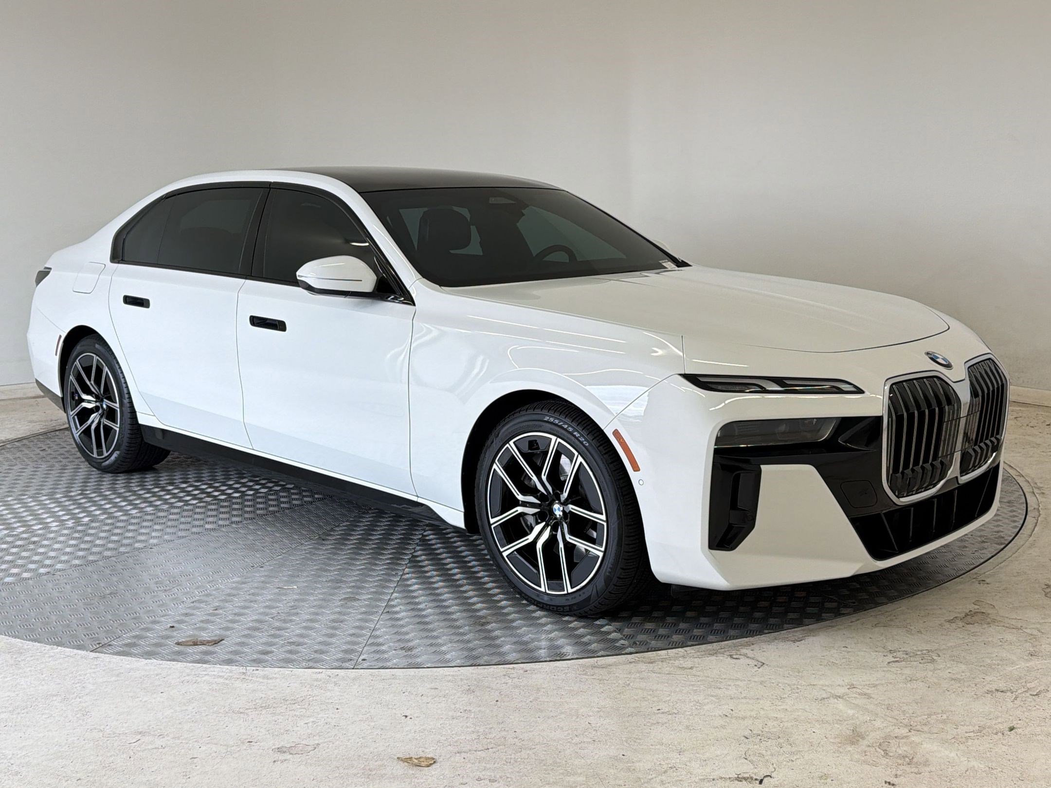 Certified 2024 BMW 760i xDrive AWD/4WD image 7
