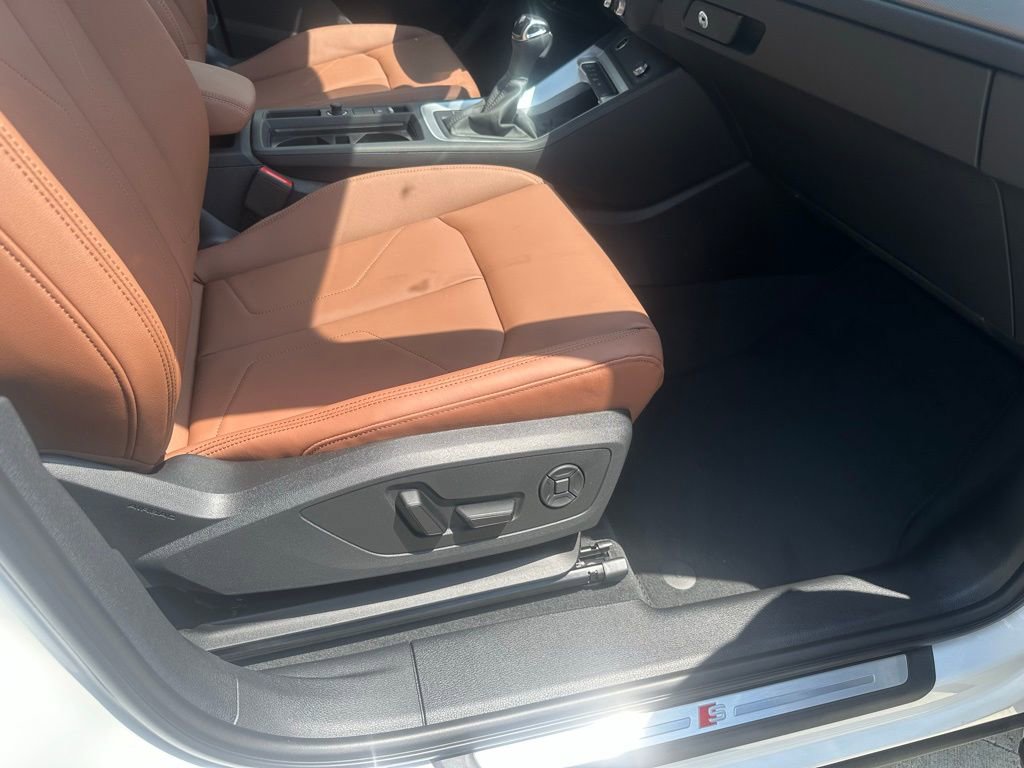 New 2025 Audi Q3 2.0T Premium image 30