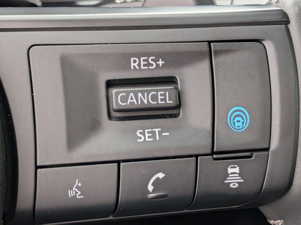 Used 2025 Nissan Pathfinder SV w/ SV Premium Package FWD image 15