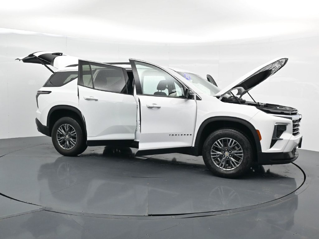 Used 2024 Chevrolet Traverse LT FWD image 43