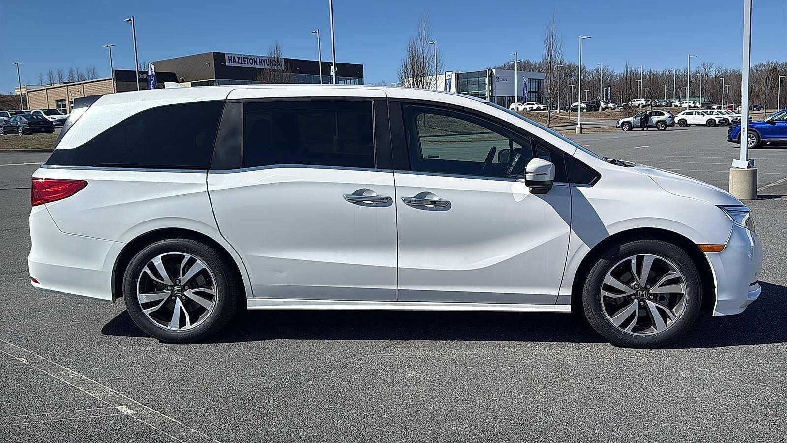 Used 2023 Honda Odyssey Touring image 4