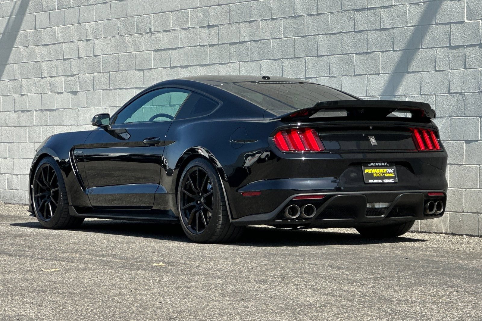 Used 2018 Ford Mustang Shelby GT350 w/ Electronics Package RWD image 6