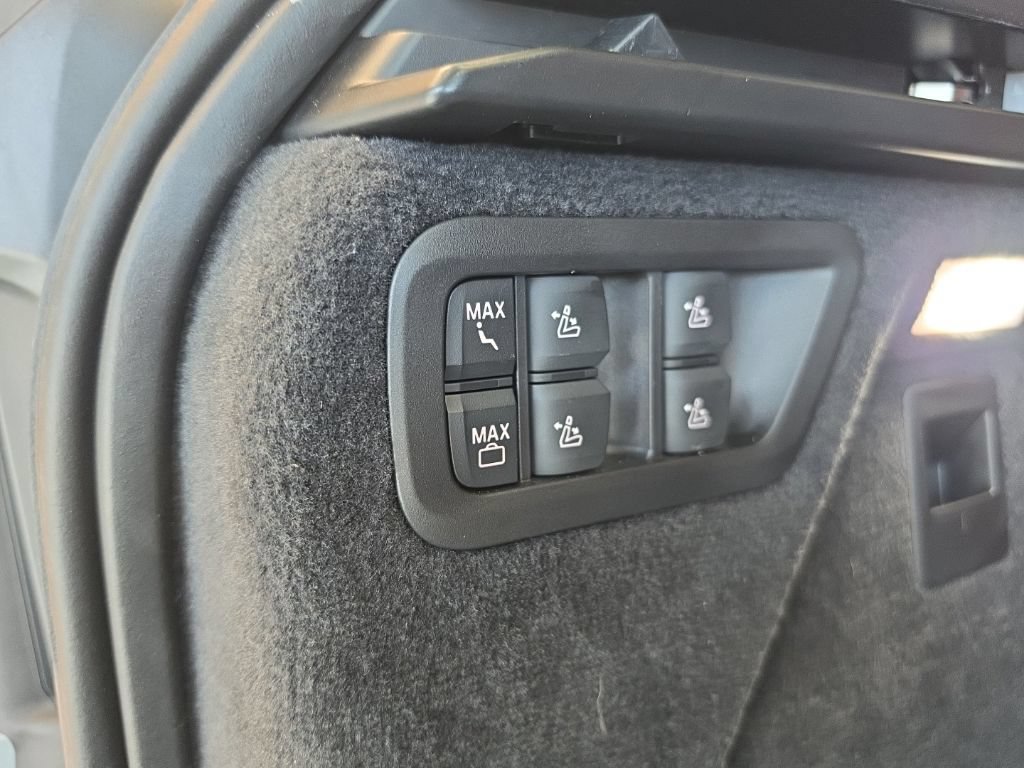 Used 2026 BMW X7 xDrive40i w/ Executive Package AWD/4WD image 62
