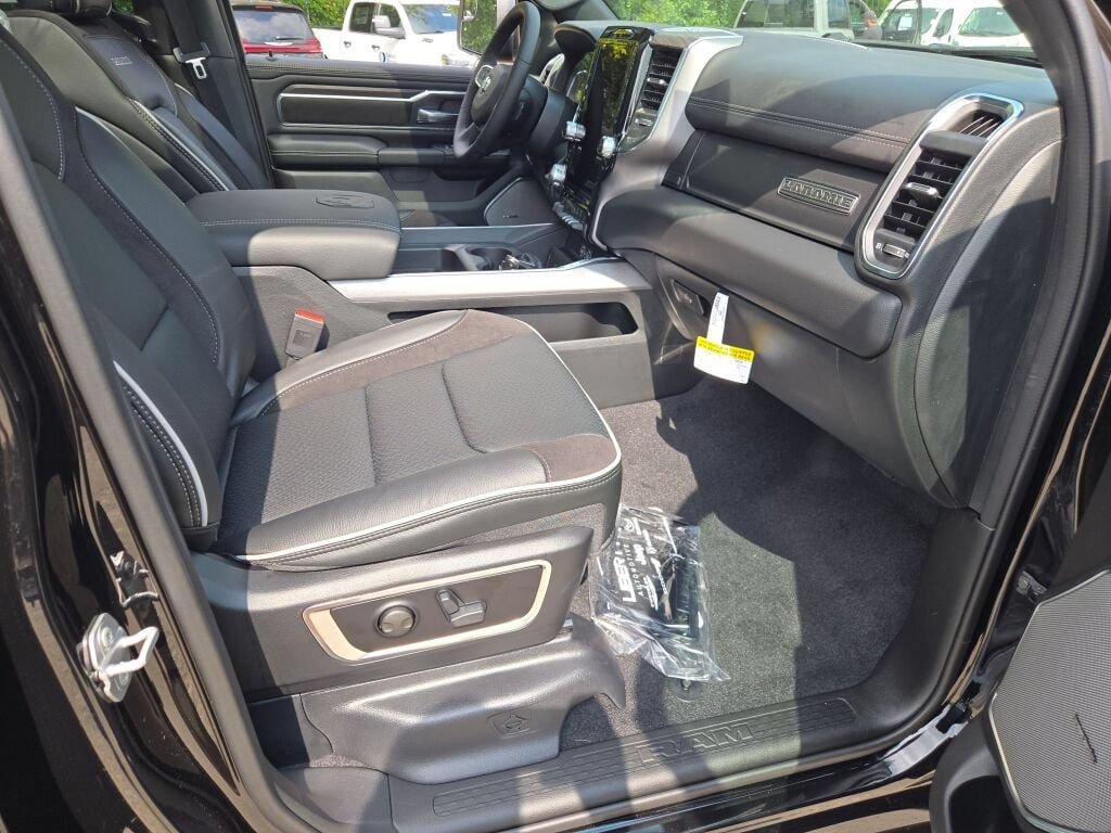 New 2027 RAM 1500 Laramie AWD/4WD image 6