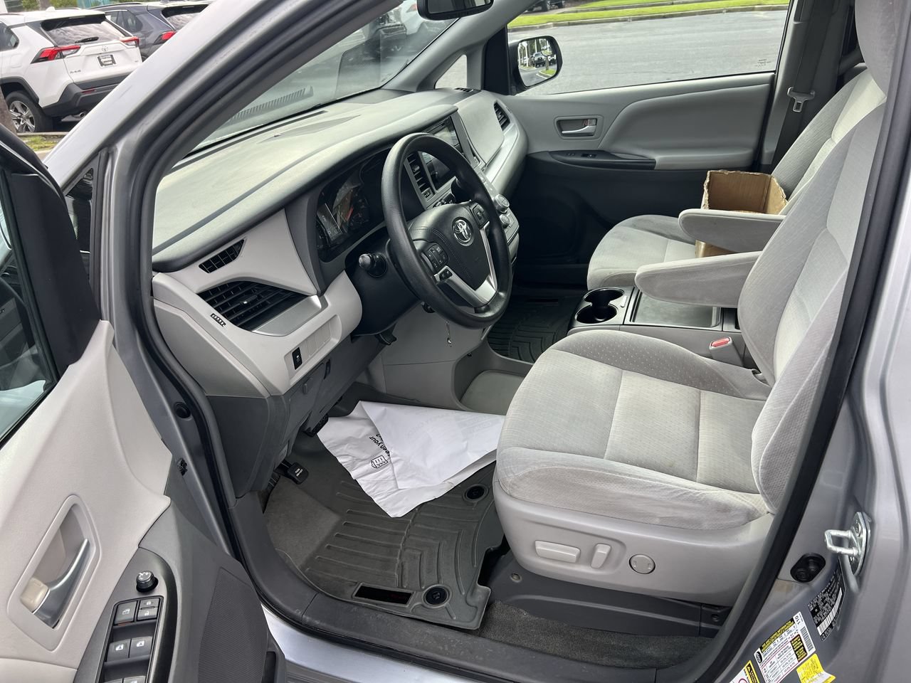 Used 2015 Toyota Sienna LE FWD image 16