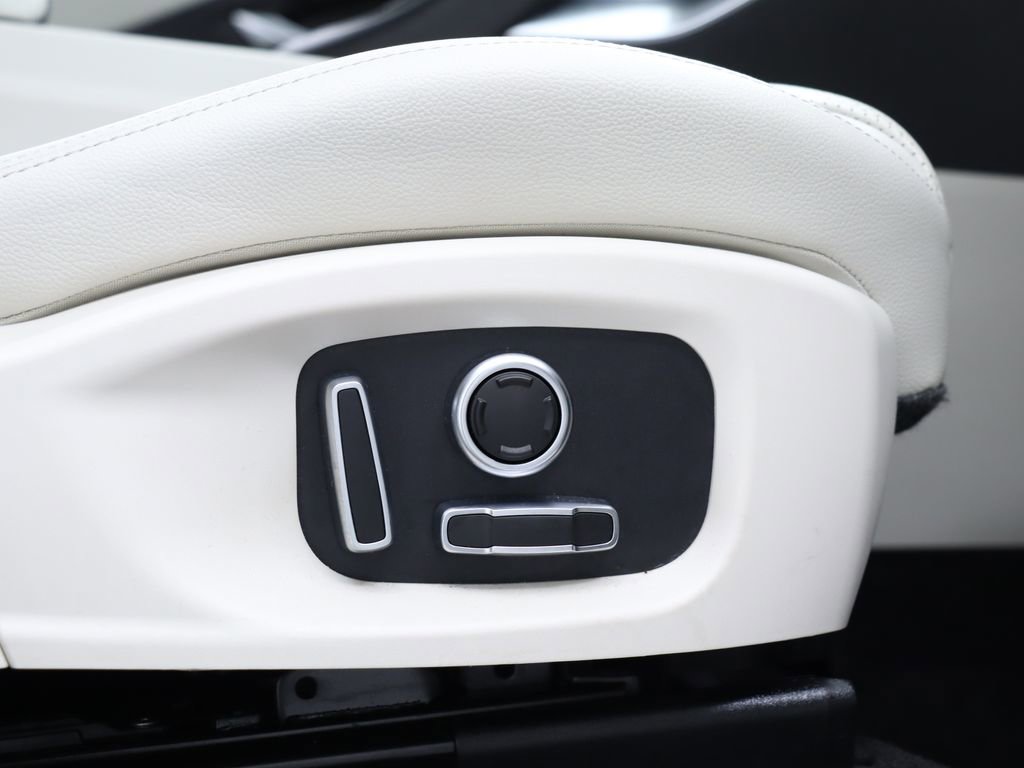 Used 2022 Jaguar E-PACE SE image 35