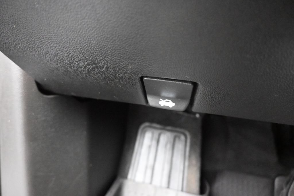 Used 2020 Chevrolet Traverse LT w/ LT Premium Package AWD/4WD image 32