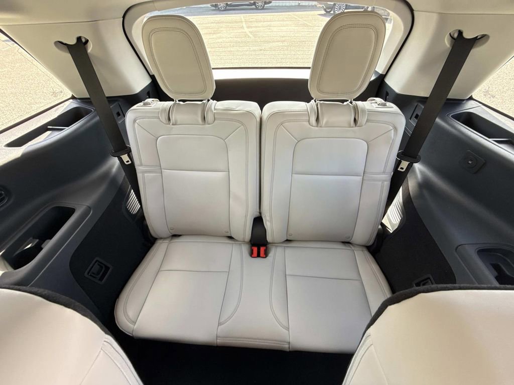 New 2025 Lincoln Aviator Reserve image 18