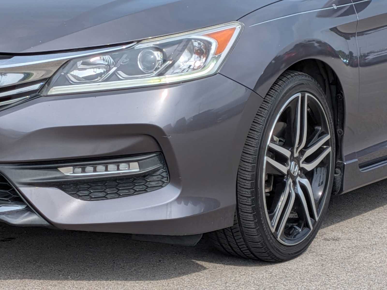 Used 2016 Honda Accord Sport image 10