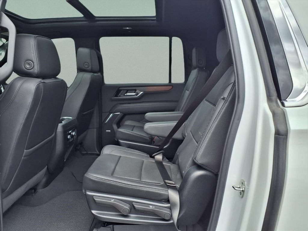 Certified 2025 GMC Yukon XL Denali w/ Sun & Power Step Package AWD/4WD image 17