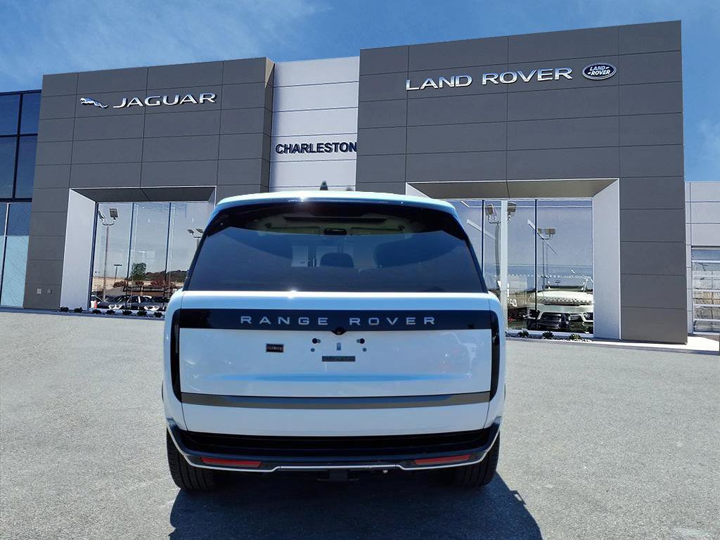 Certified 2025 Land Rover Range Rover SE AWD/4WD image 4