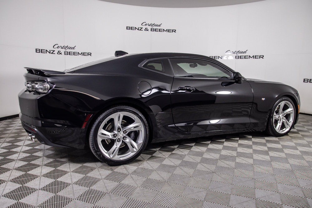 Used 2021 Chevrolet Camaro SS RWD image 4