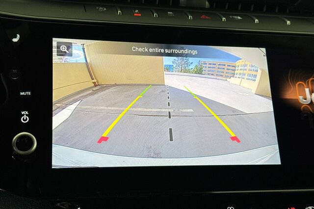 New 2026 Jeep Grand Cherokee Altitude image 17