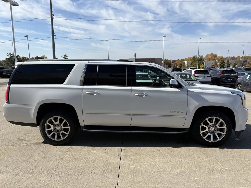 Used 2020 GMC Yukon XL Denali image 4