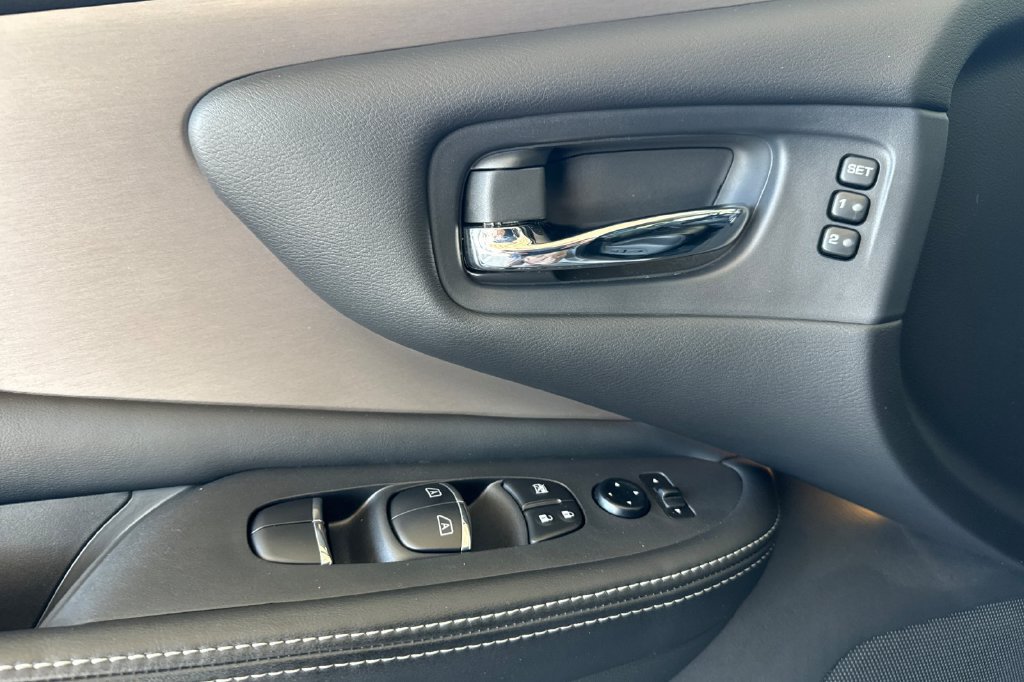 Certified 2023 Nissan Murano SL w/ SL Moonroof Package FWD image 11
