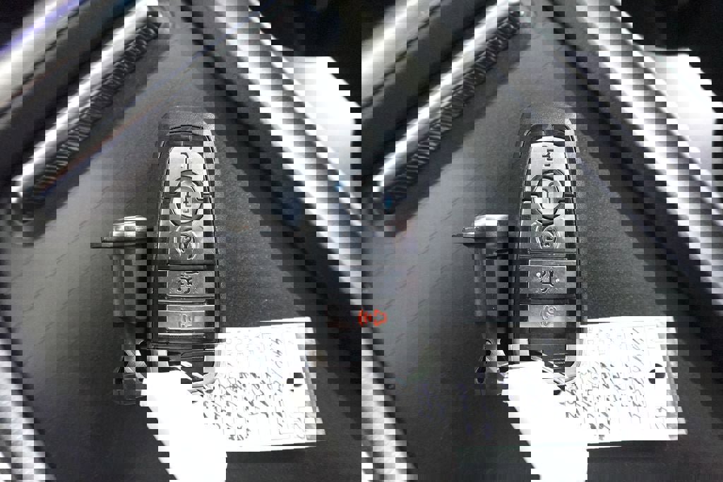 Certified 2025 Ford Expedition Platinum image 33