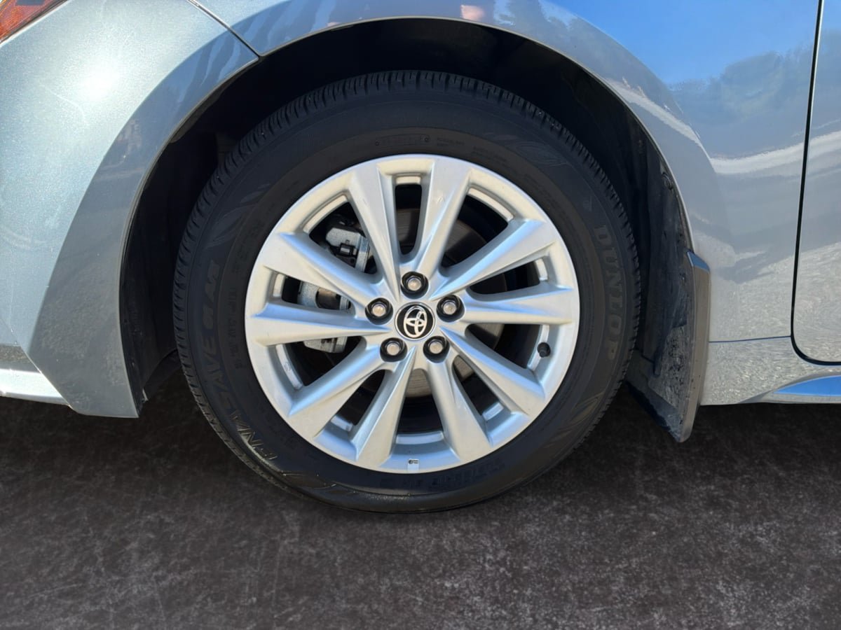 Used 2025 Toyota Corolla LE w/ LE Premium Package FWD image 9