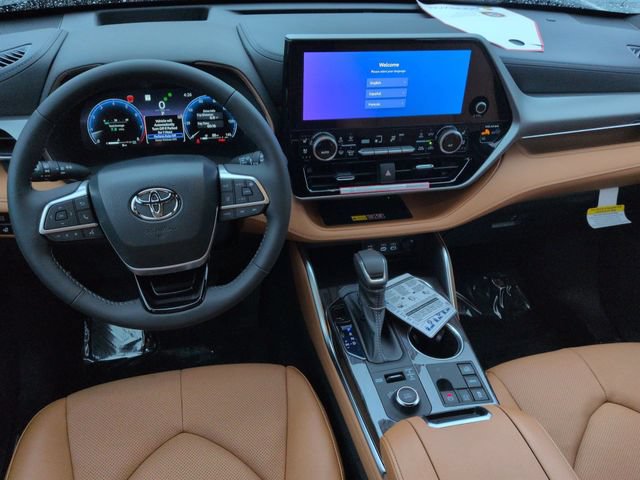 Certified 2026 Toyota Highlander Platinum AWD/4WD image 27