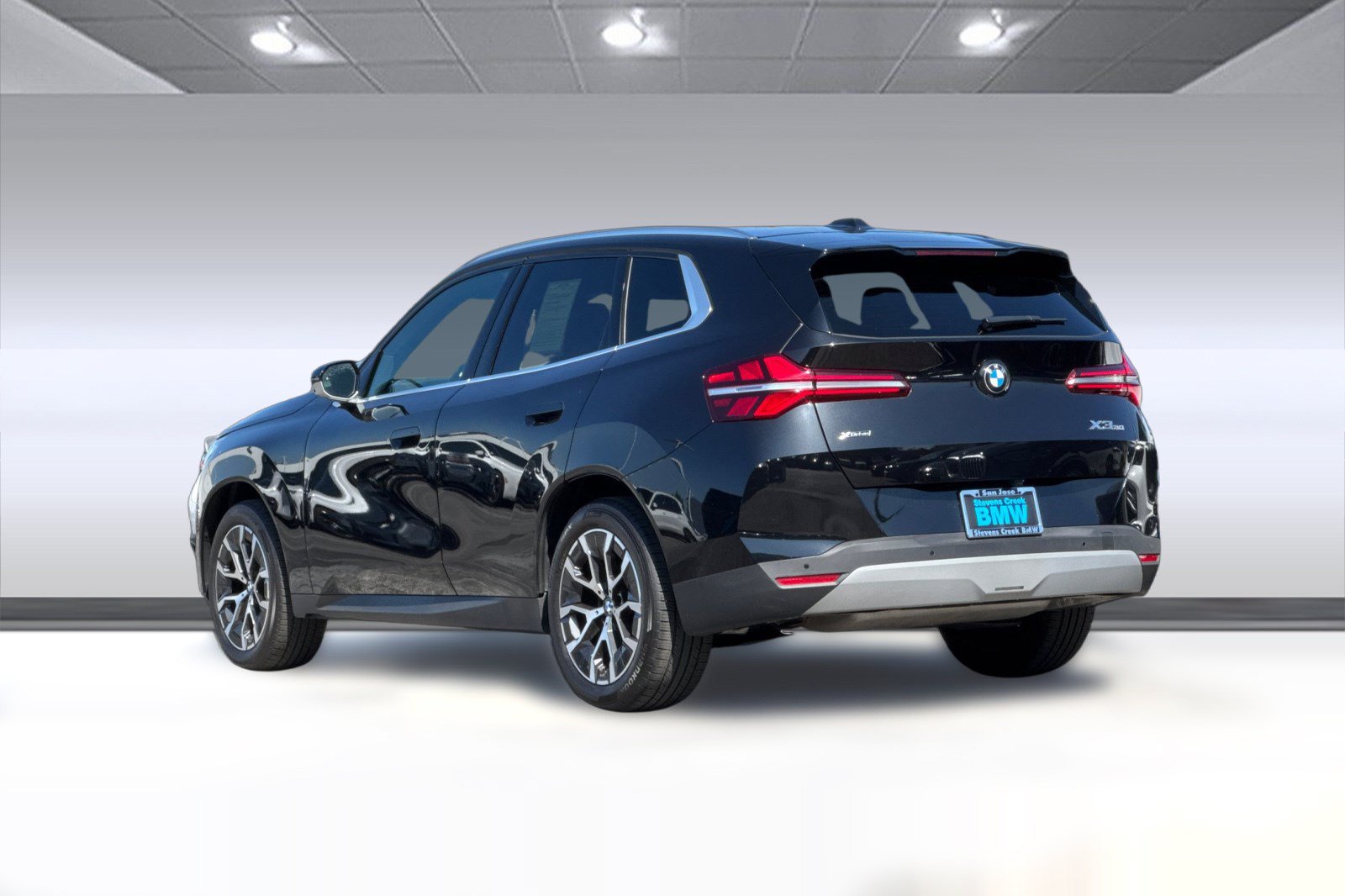 Used 2026 BMW X3 xDrive30i w/ Premium Package AWD/4WD image 3