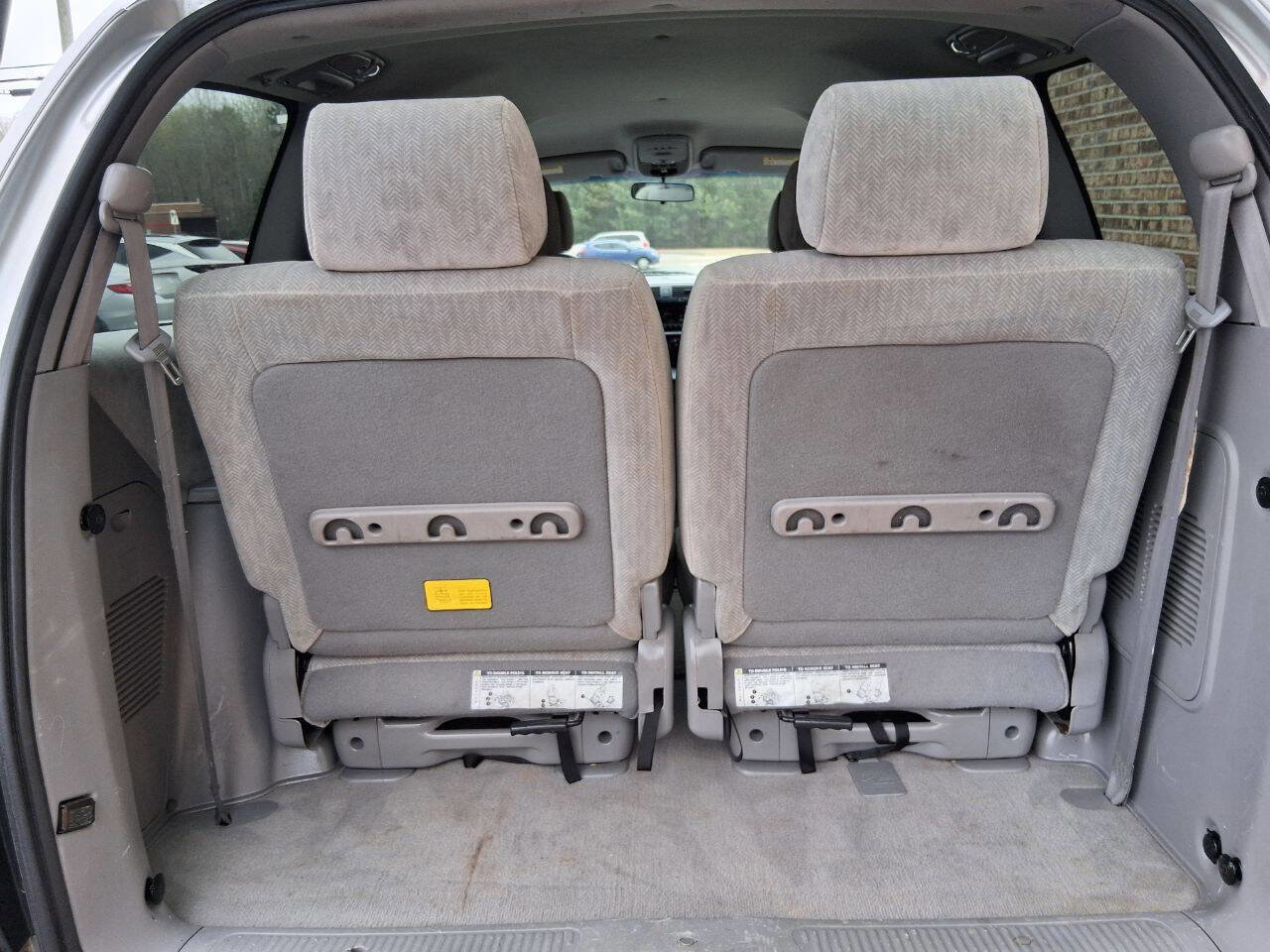 Used 2005 Kia Sedona EX image 20