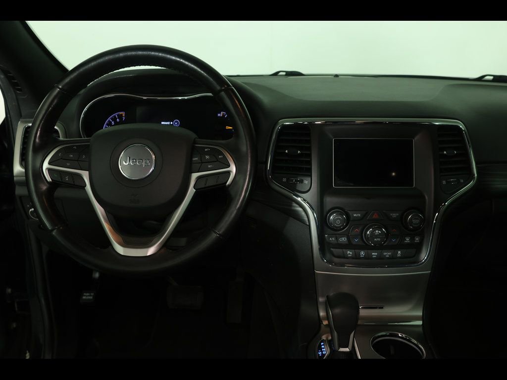 Used 2020 Jeep Grand Cherokee Laredo AWD/4WD image 13